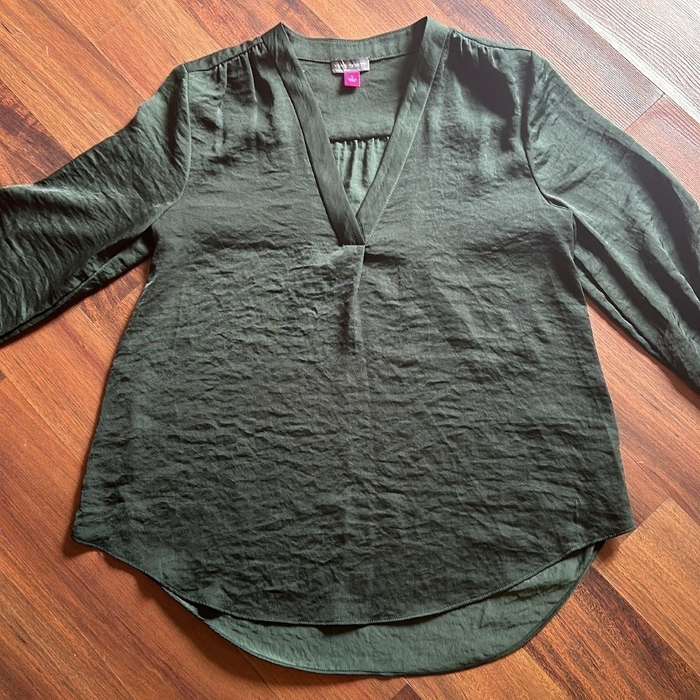 Vince Camuto Dark Green 3/4 sleeve blouse size small - Picture 2 of 11